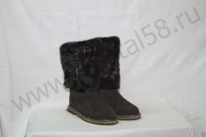 Унты женские, войлок, голенище - под черную норку, союзка -  обувной велюр, внутри - овчина, размер 35 - 42 оптовая, цена 2500 рублей